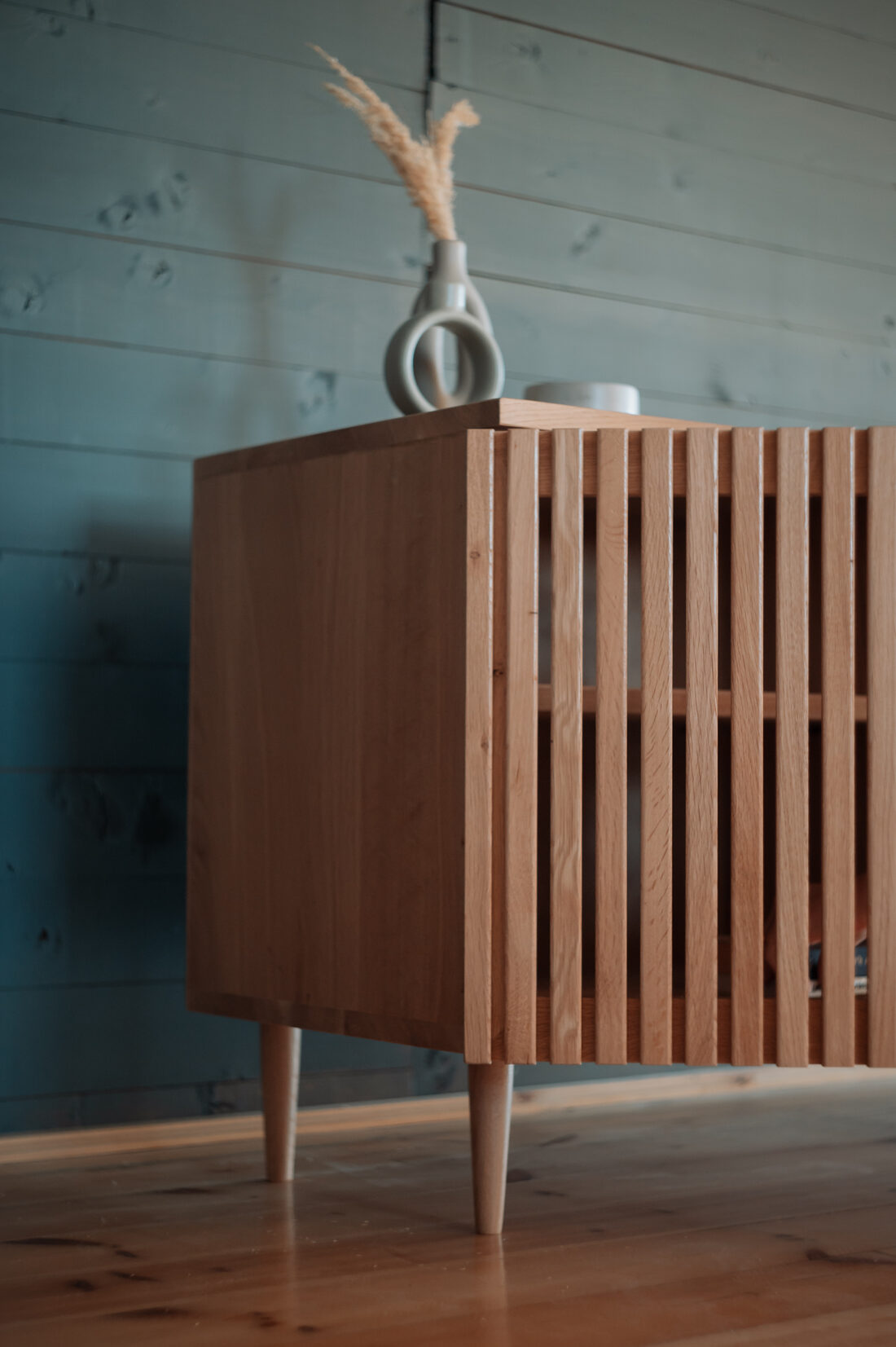 Mobilier din lemn